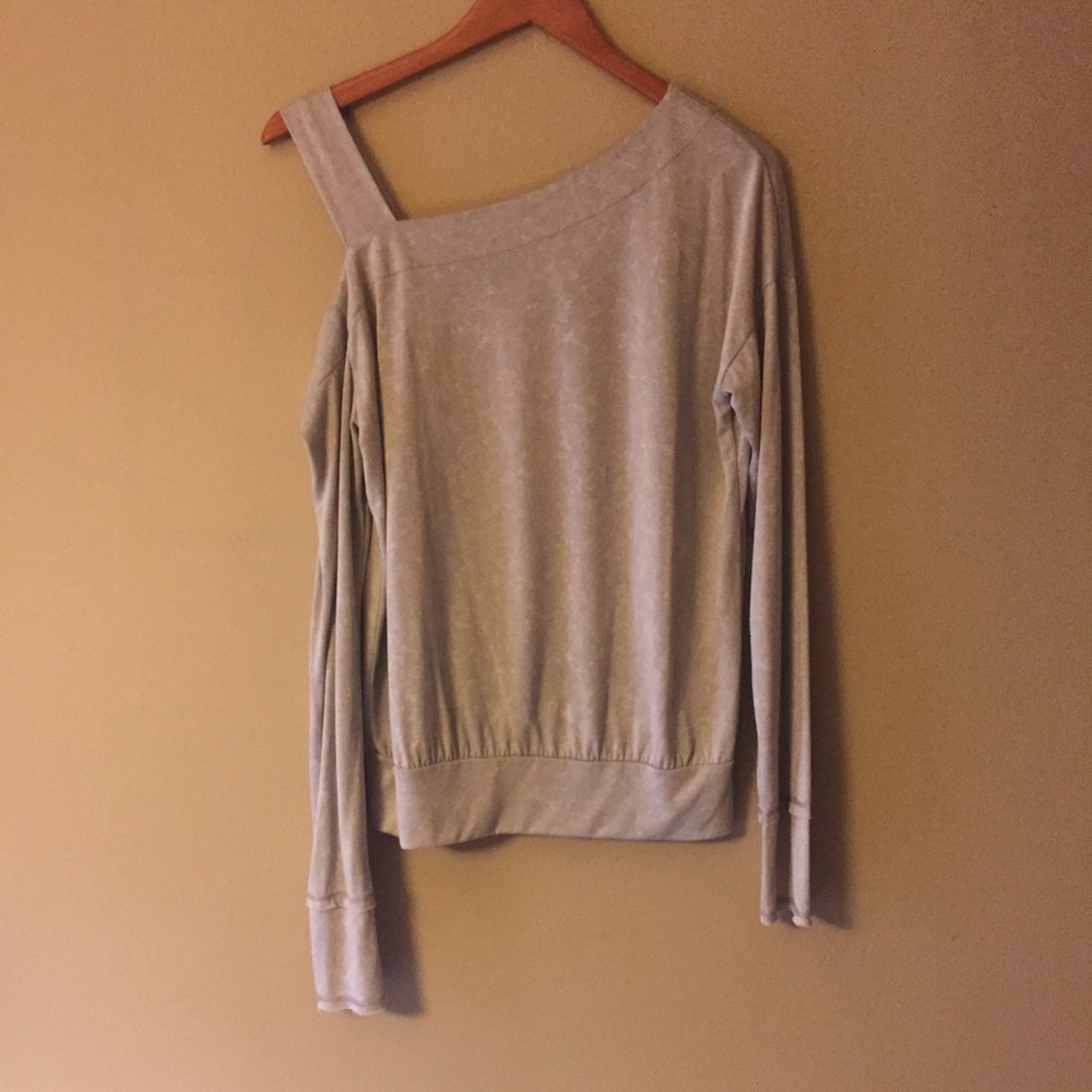 Cold shoulder top